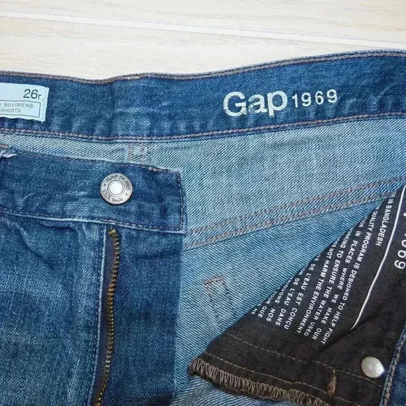 Gap 1969 sexy boyfriend denim Jean shorts Size 26 - Picture 4 of 8